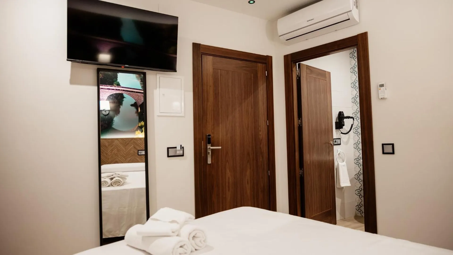 Hostal Central Marmolejo Guest house